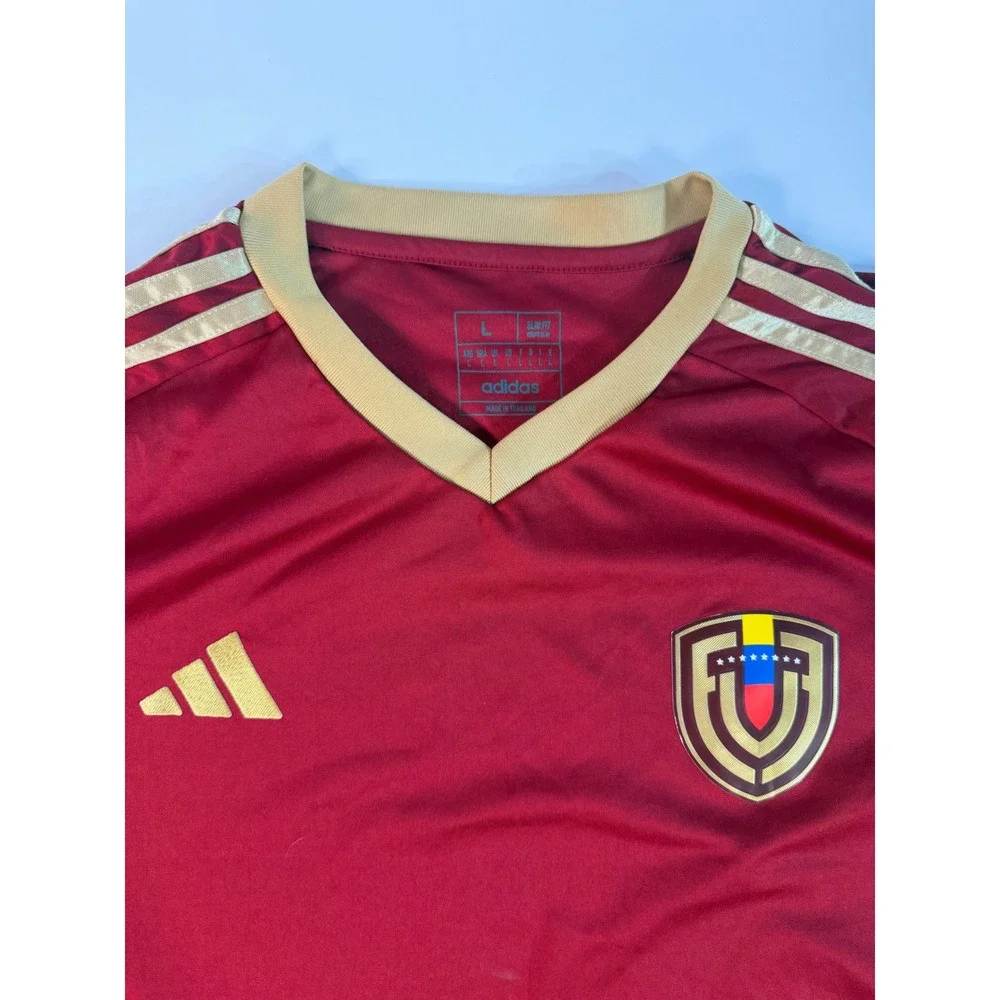 Adidas Venezuela 2024 Home Soccer Jersey Burgundy Gold Slim Fit Mens Large L